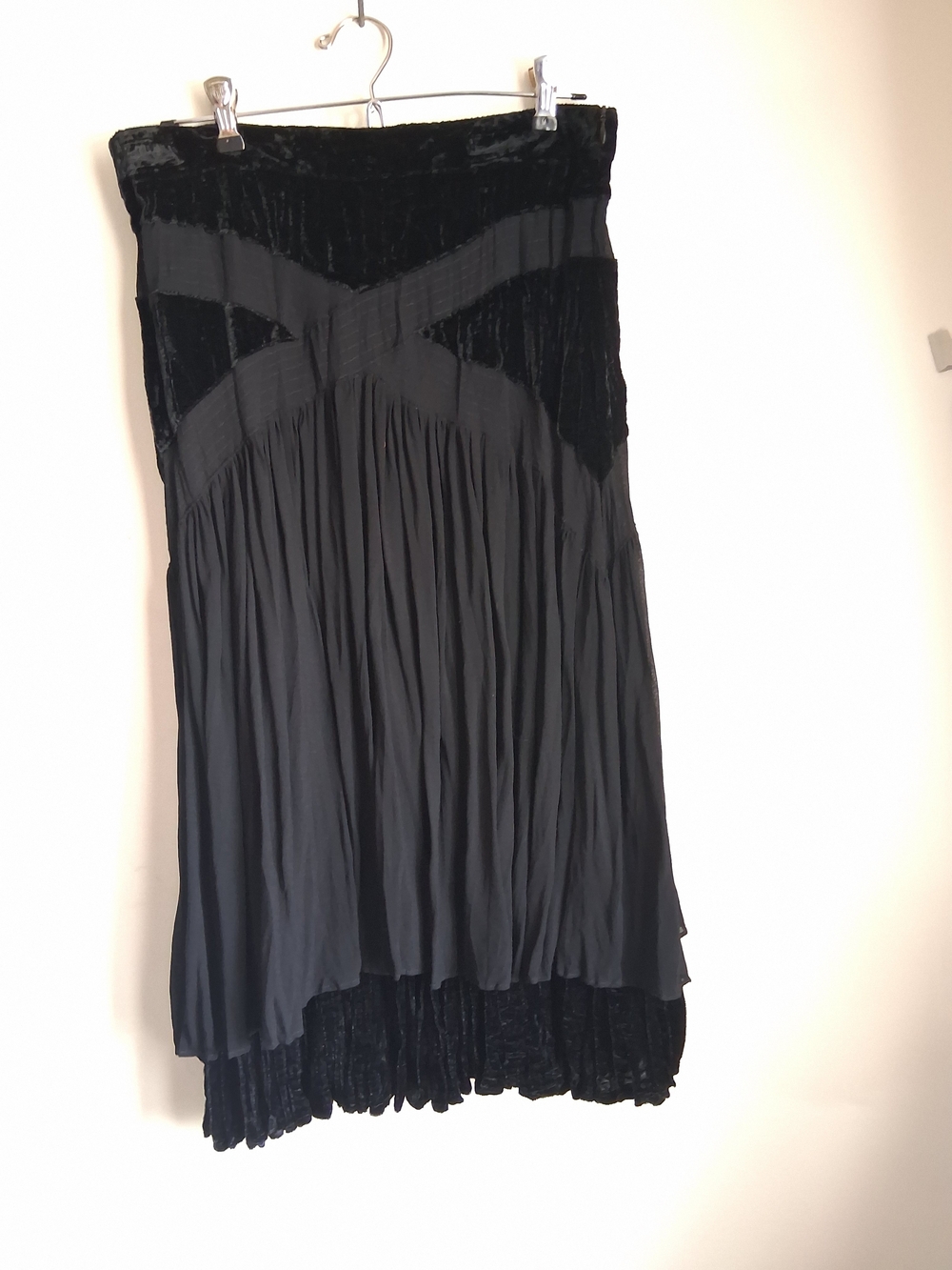Alberto Makali Black Bandage Drop Waist Pleated Midi Skirt - Size 6 - Picture 2 of 7
